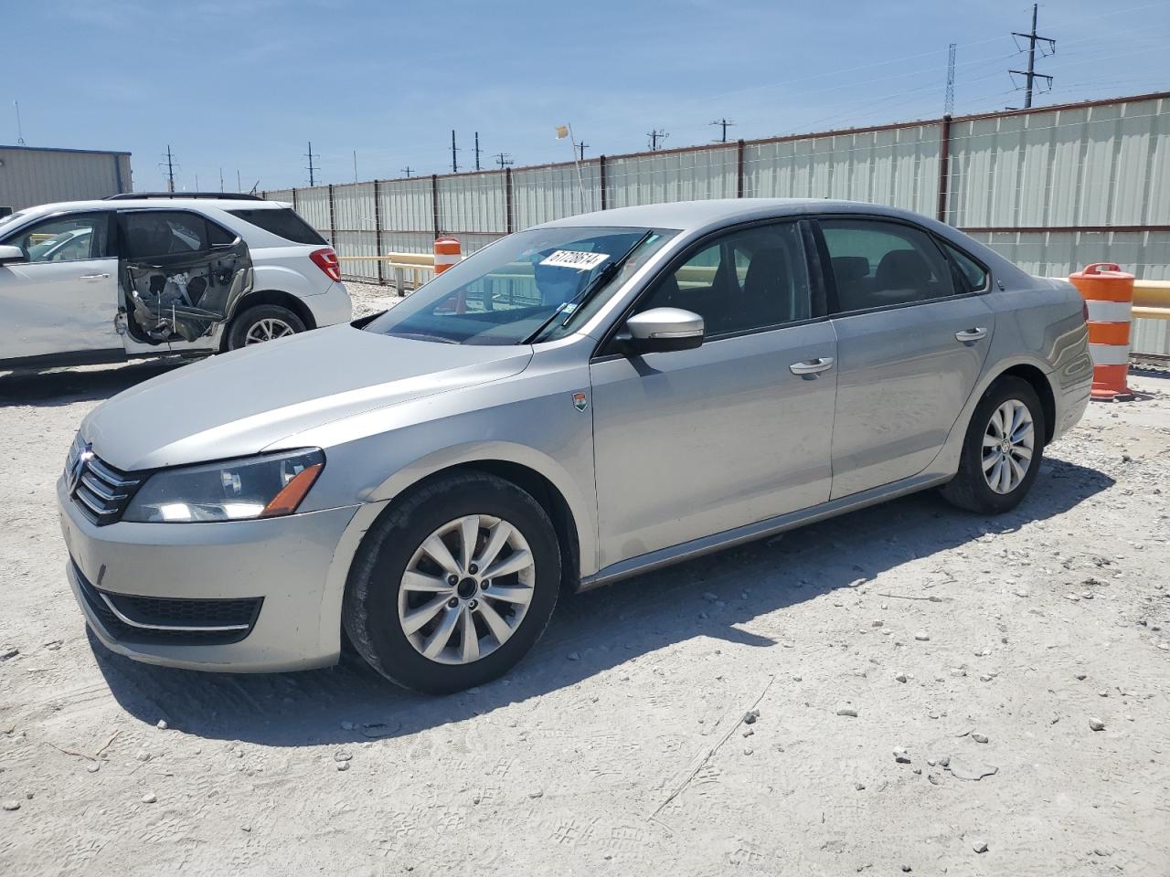 2013 Volkswagen Passat S vin: 1VWAH7A38DC028693