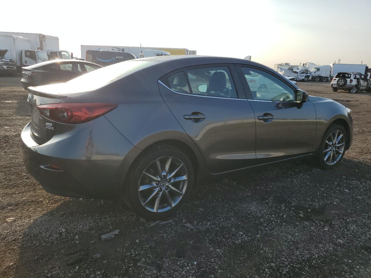 3MZBN1V35JM167887 2018 Mazda 3 Touring