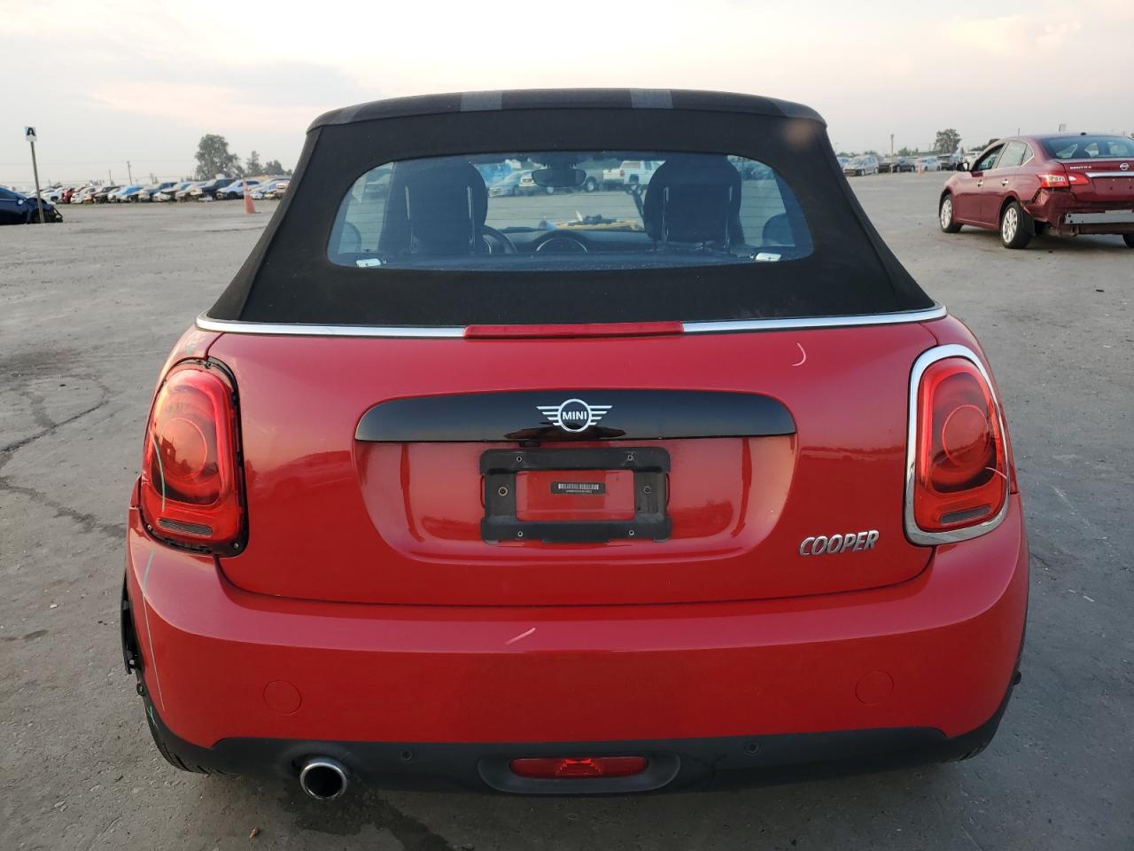 2019 Mini Cooper vin: WMWWG5C56K3H08023