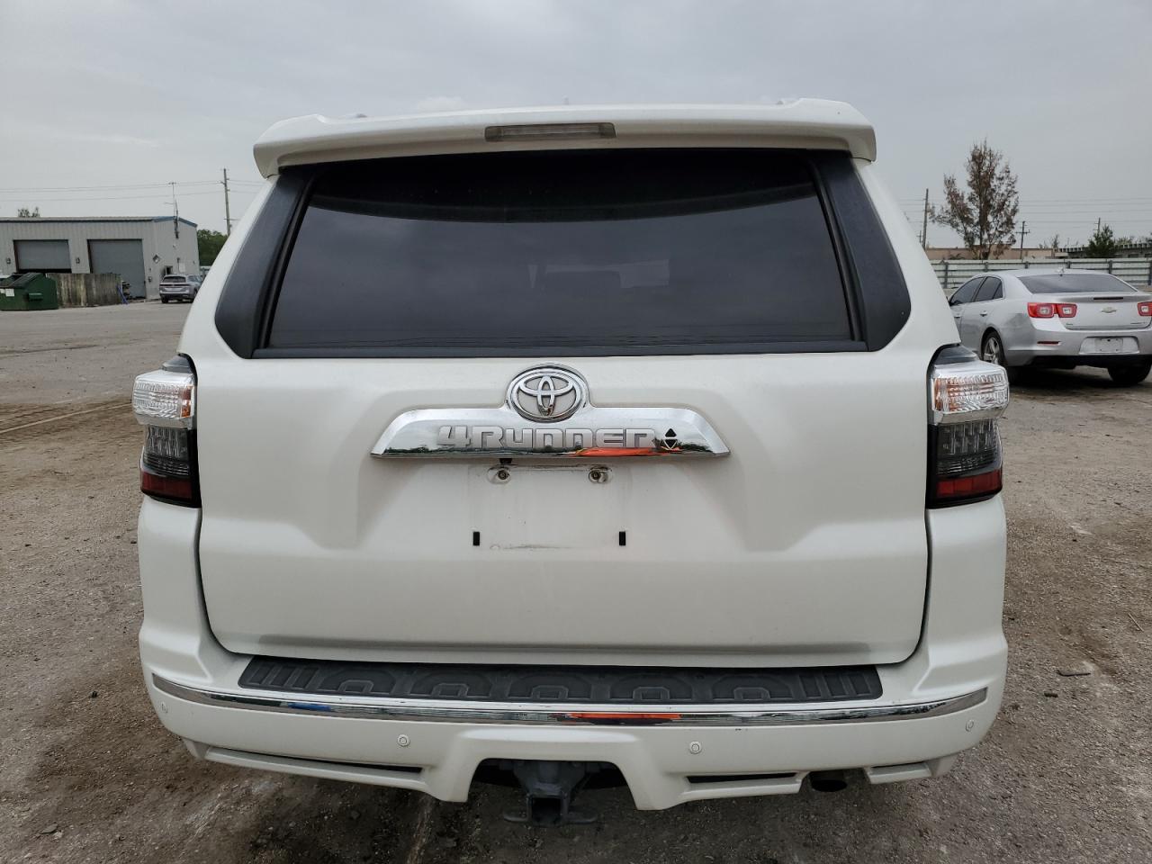 JTEZU5JR0G5132772 2016 Toyota 4Runner Sr5