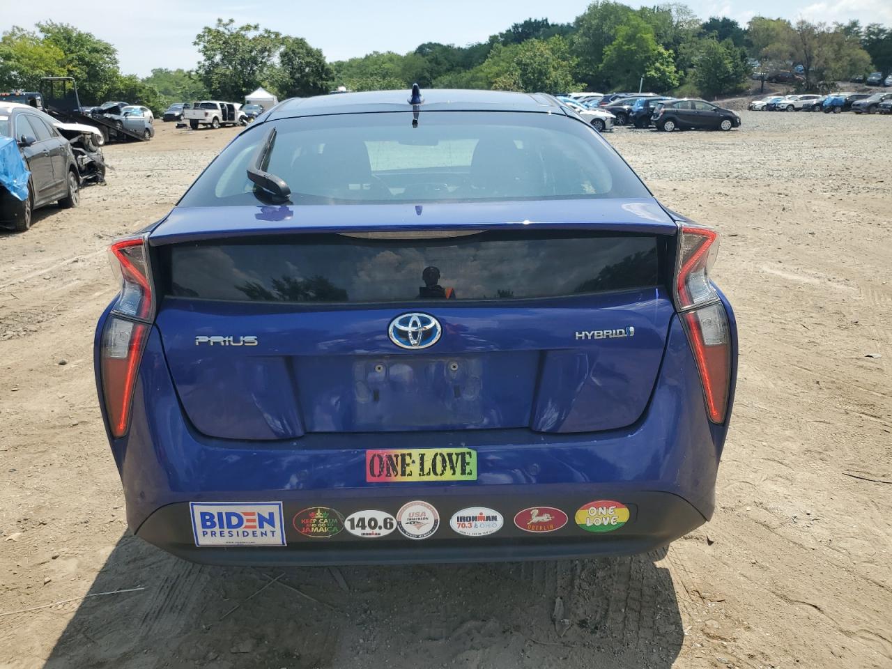 JTDKBRFUXJ3075290 2018 Toyota Prius