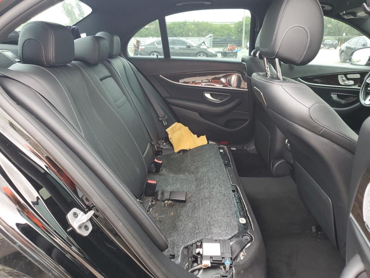 WDDZF4JB5KA513258 2019 Mercedes-Benz E 300