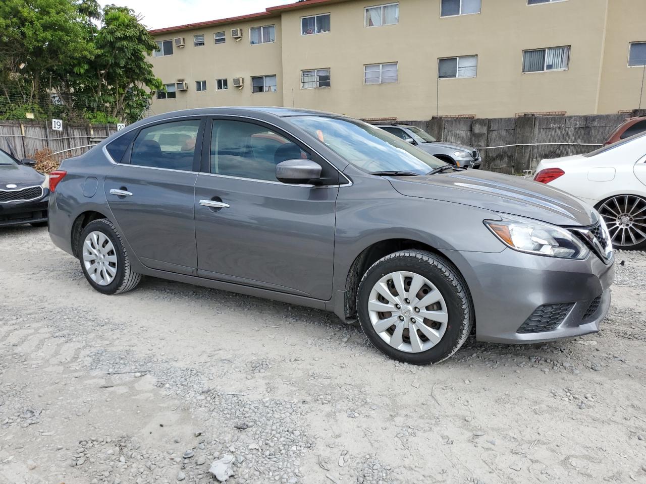 2016 Nissan Sentra S vin: 3N1AB7AP6GY271389