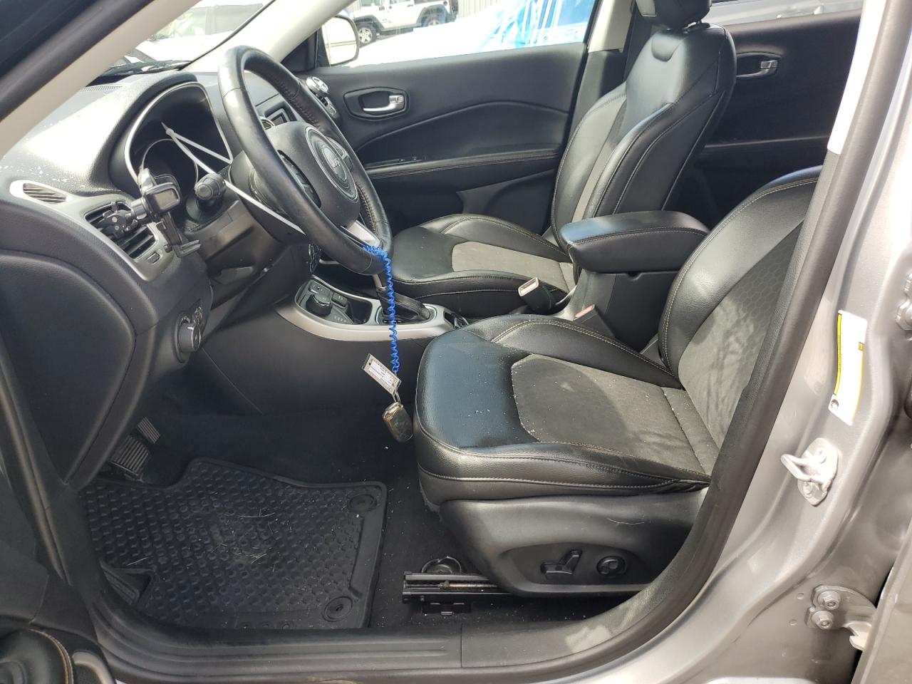 3C4NJDBBXJT201921 2018 Jeep Compass Latitude