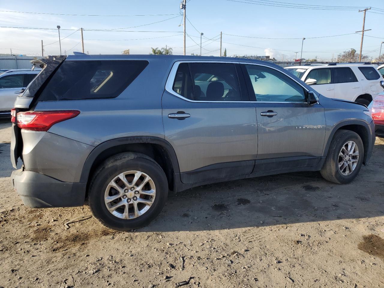 2020 Chevrolet Traverse Ls vin: 1GNERFKW6LJ125882