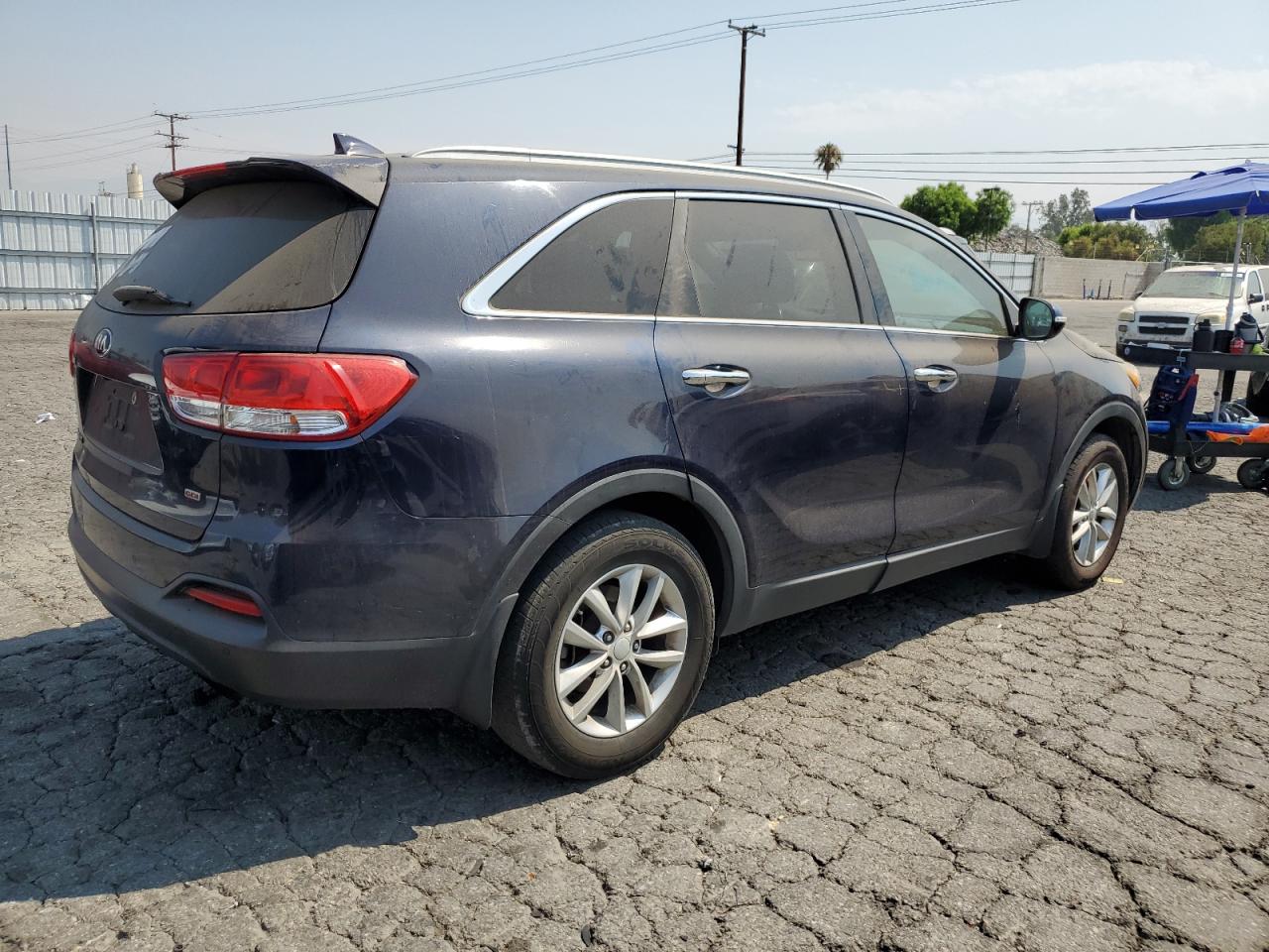 2017 Kia Sorento Lx vin: 5XYPG4A39HG200438