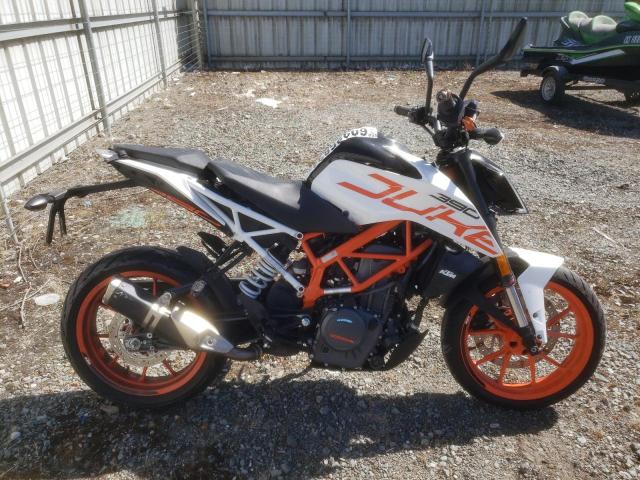 KTM 390 DUKE 2017 white  gas MD2JPJ408HC241924 photo #1