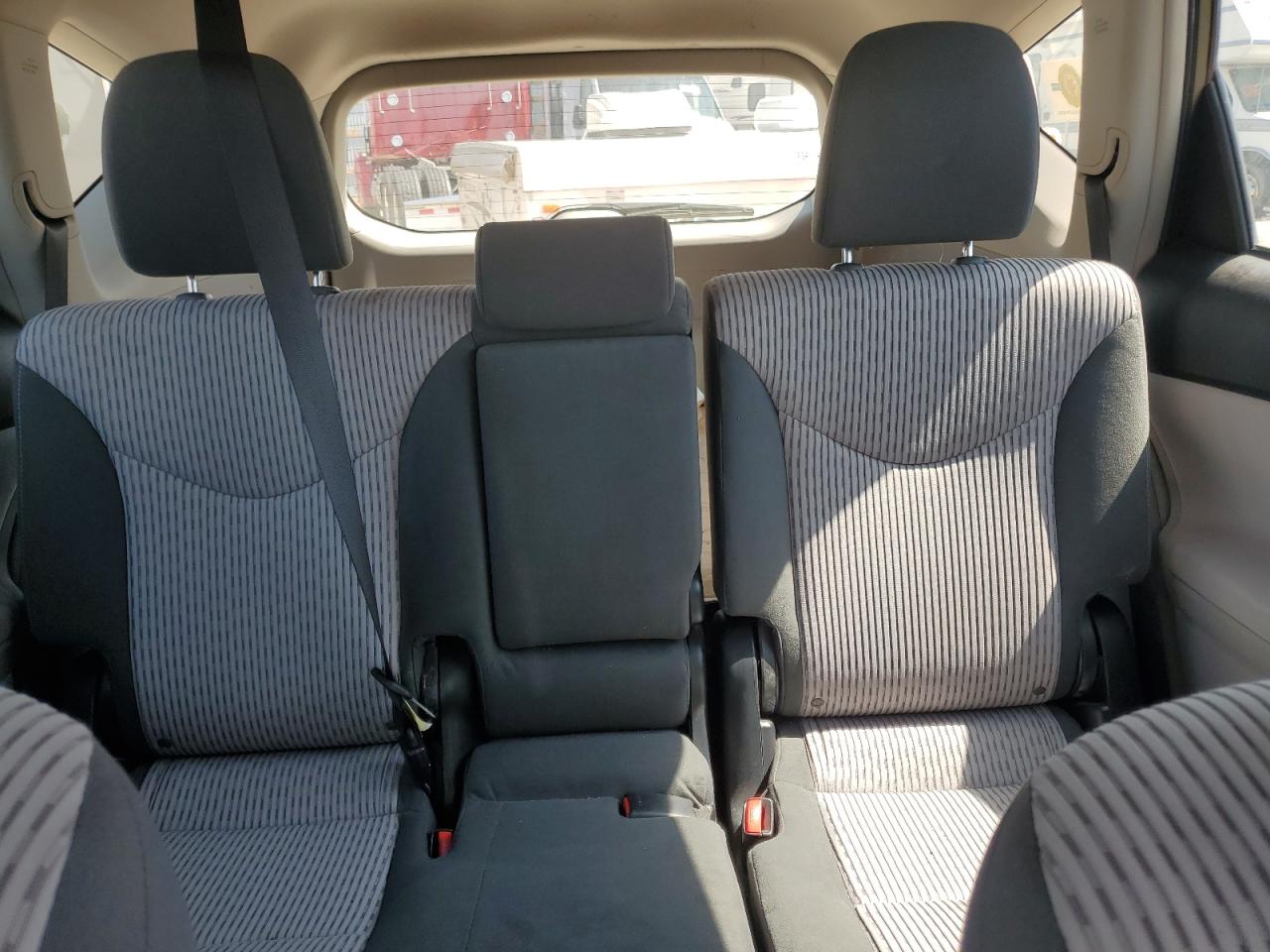 JTDZN3EU9GJ046100 2016 Toyota Prius V