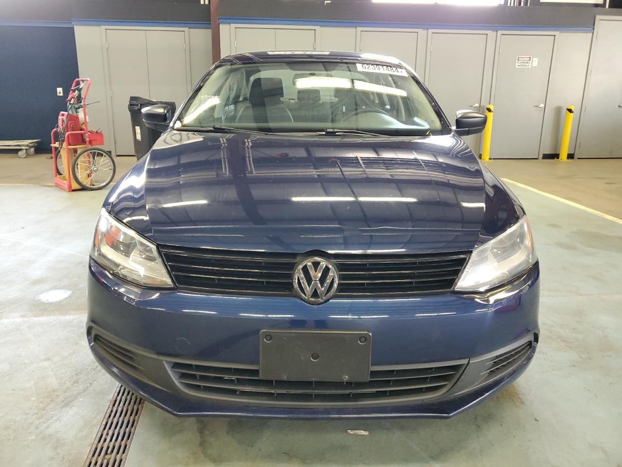 2014 Volkswagen Jetta Base vin: 3VW1K7AJ2EM357115