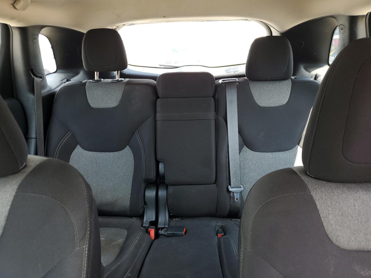 1C4PJMAB2FW738617 2015 Jeep Cherokee Sport