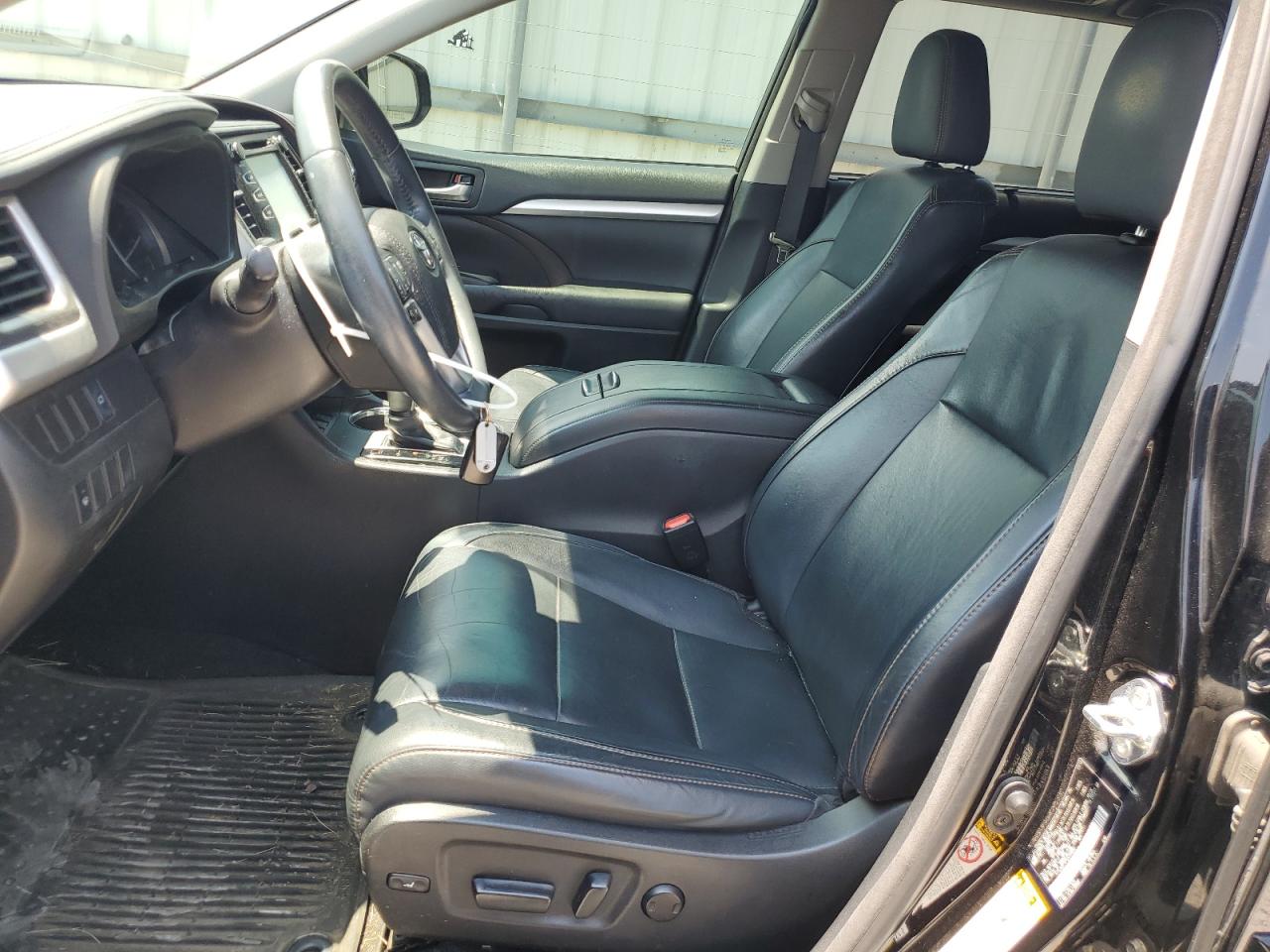 5TDJKRFH7GS228682 2016 Toyota Highlander Xle