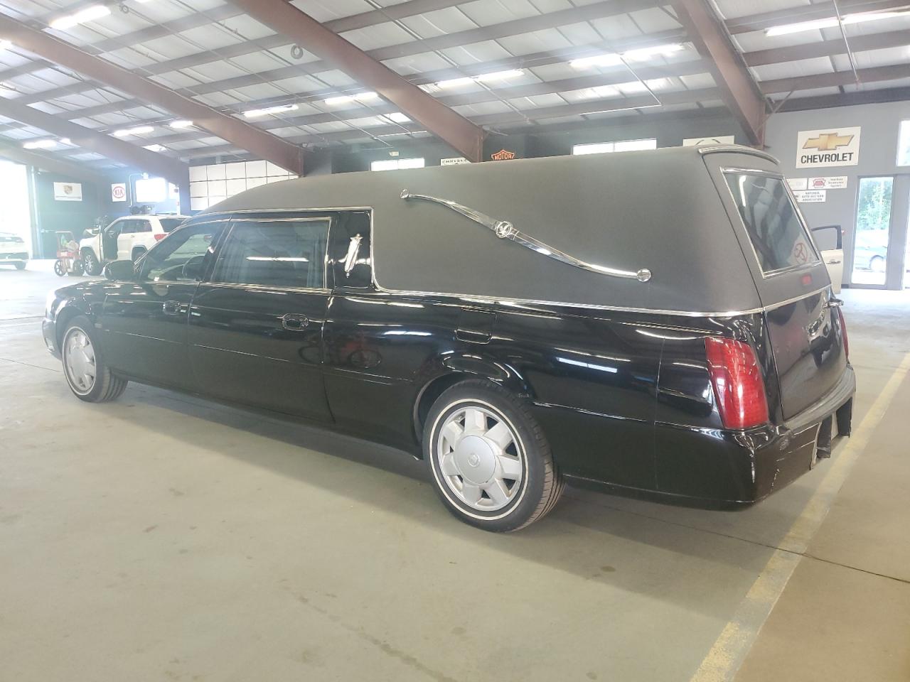 CADILLAC COMMERCIAL 2002 black hearse gas 1GEEH00Y52U500033 photo #3