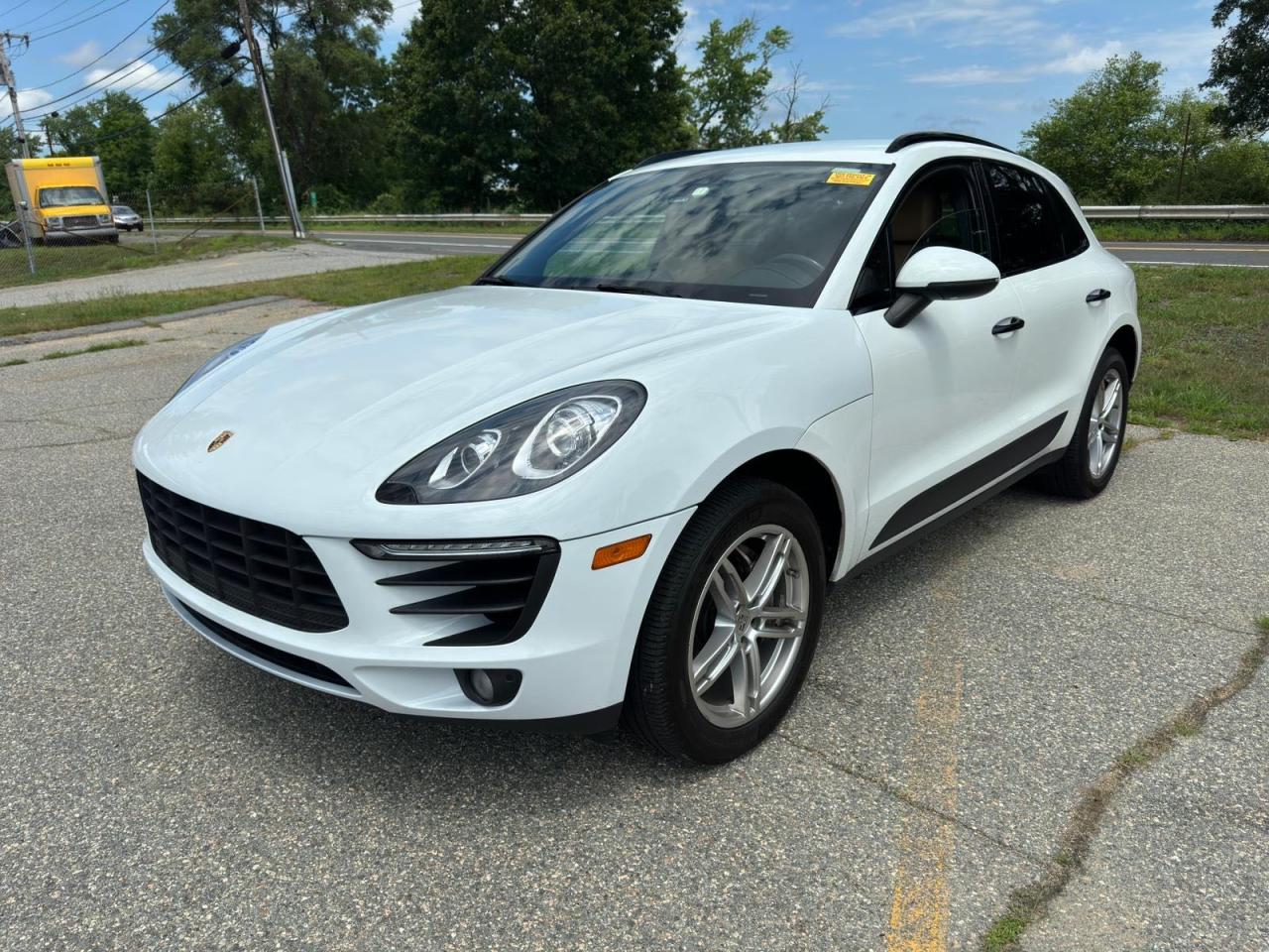 2018 Porsche Macan S vin: WP1AB2A53JLB31409