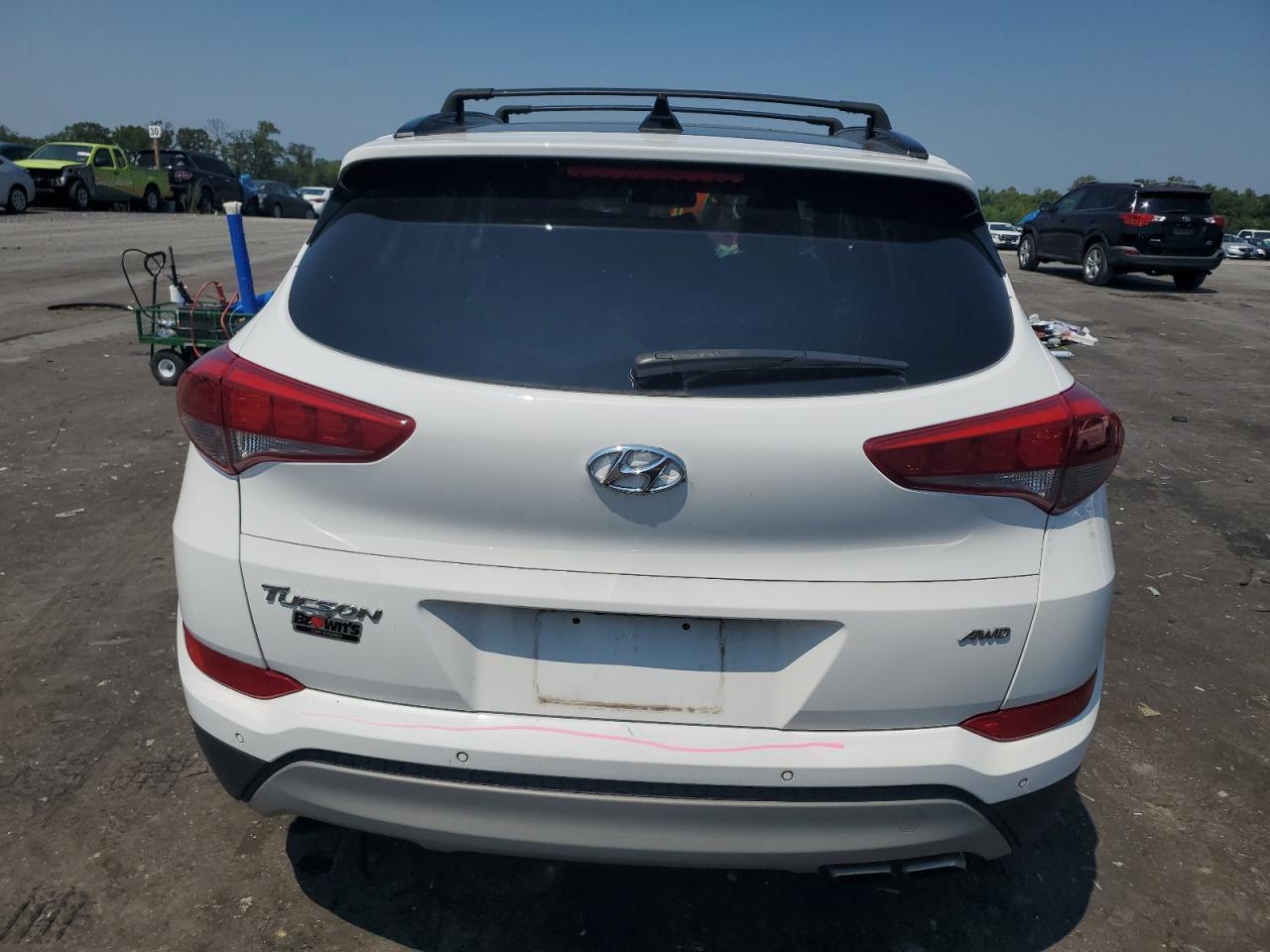 KM8J3CA21JU692207 2018 Hyundai Tucson Value