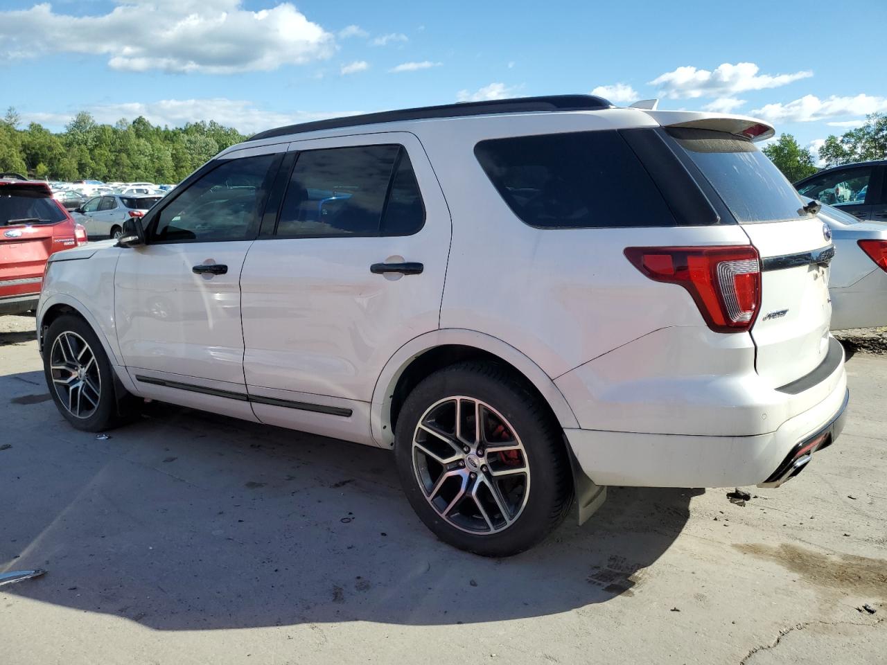 2016 Ford Explorer Sport vin: 1FM5K8GT2GGC38377