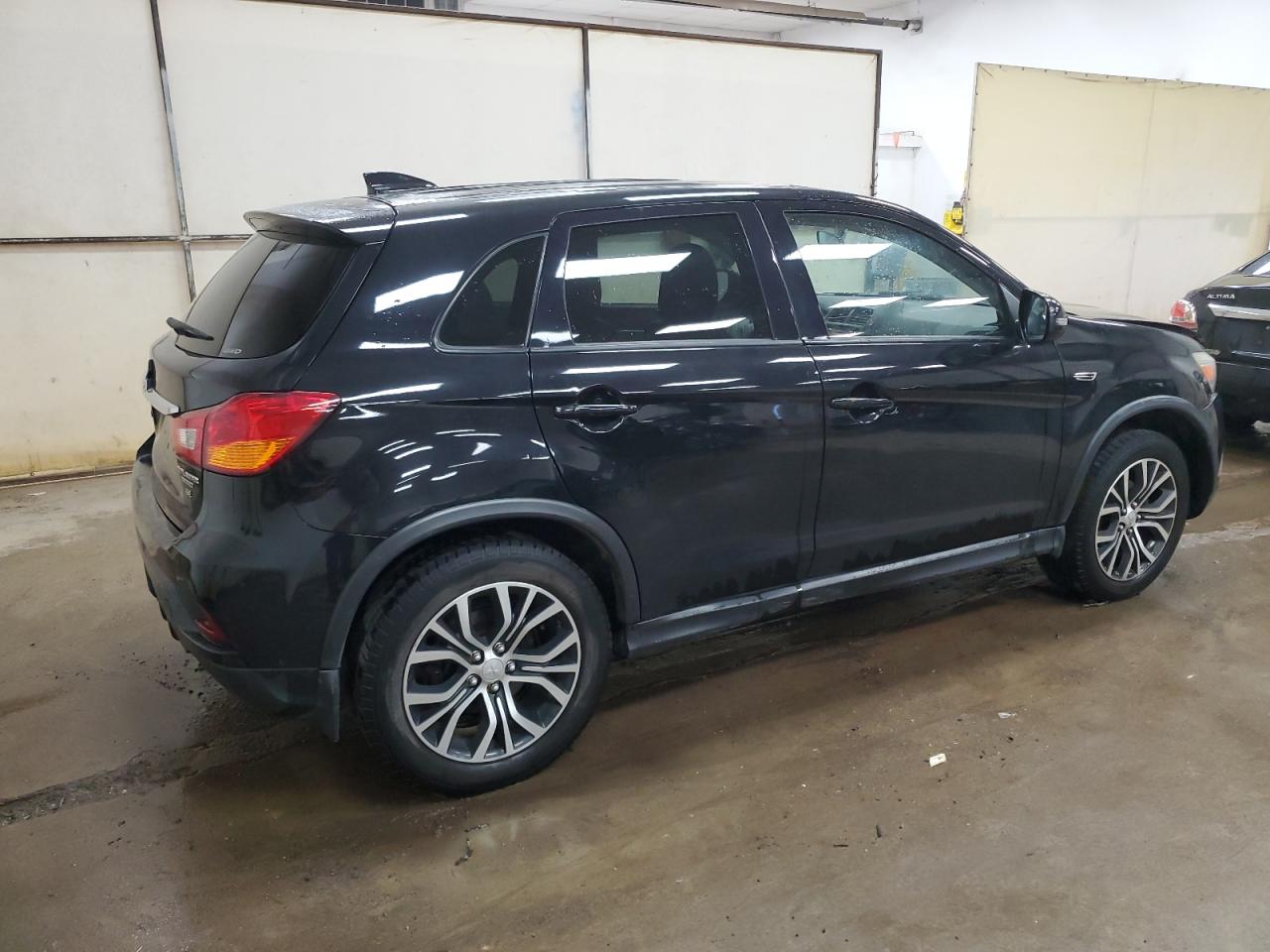 Lot #2945615154 2018 MITSUBISHI OUTLANDER