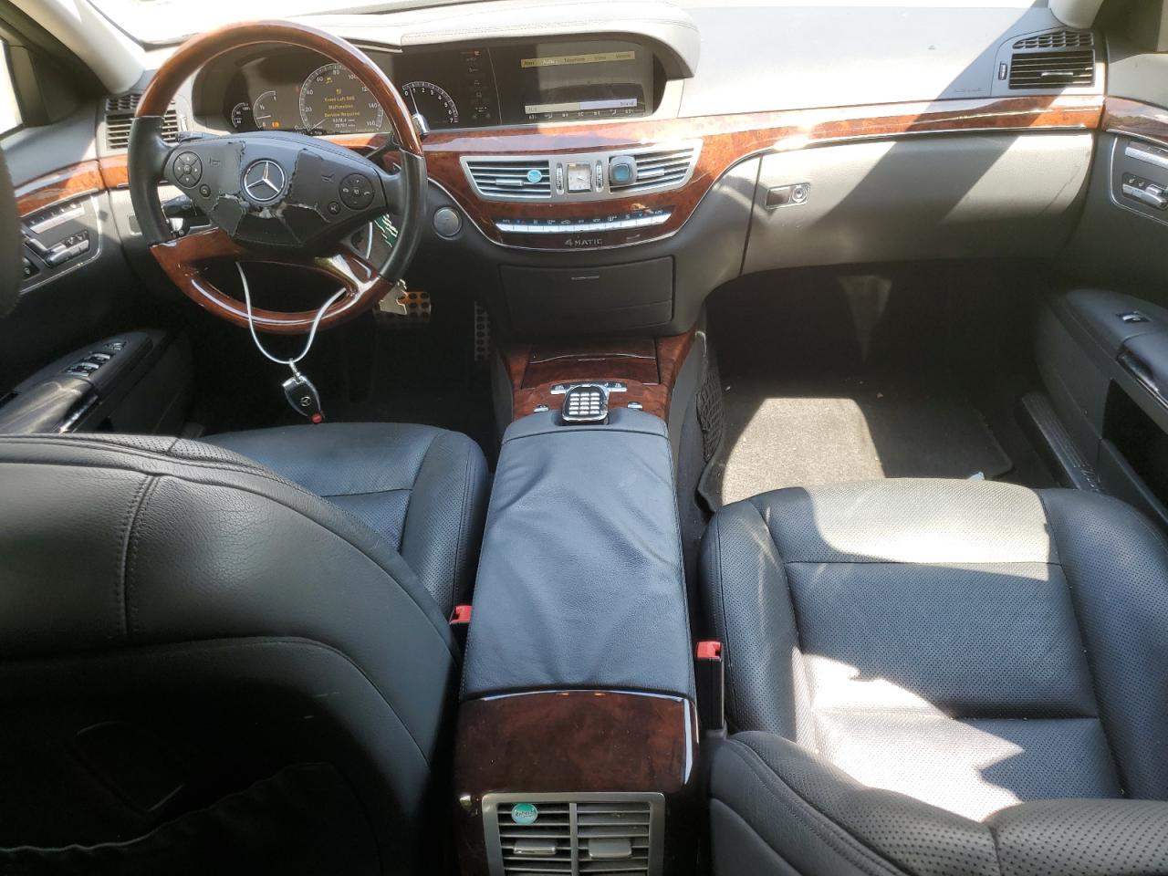 WDDNG8GB0AA310965 2010 Mercedes-Benz S 550 4Matic