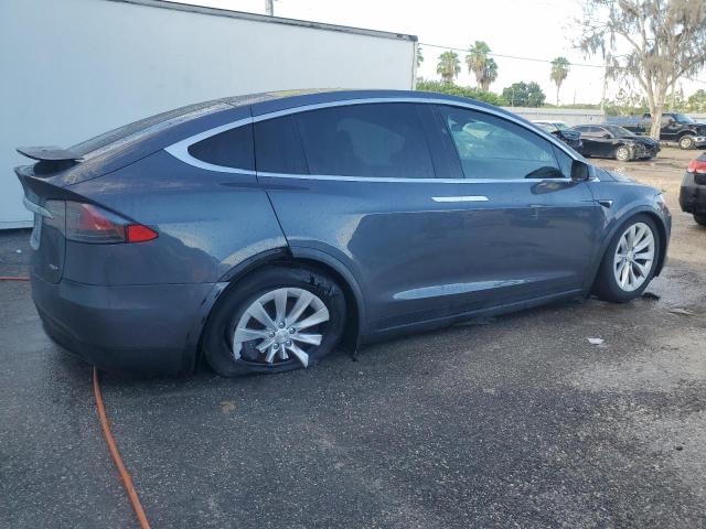 VIN 5YJXCDE2XJF088324 2018 Tesla MODEL X no.3