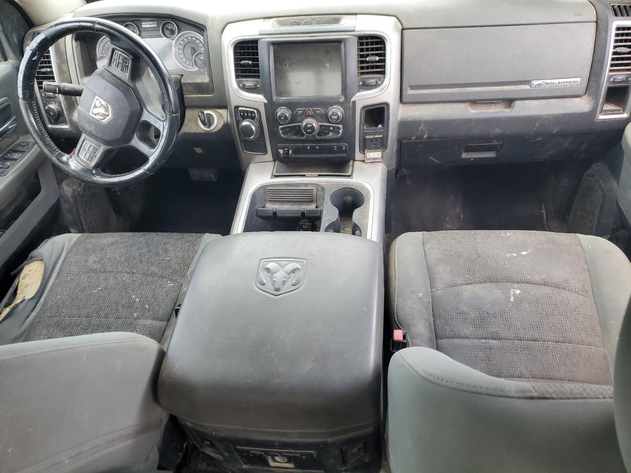 1C6RR6LT1HS550868 2017 Ram 1500 Slt