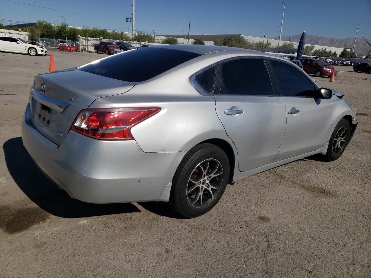 2013 Nissan Altima 2.5 vin: 1N4AL3AP1DN437805