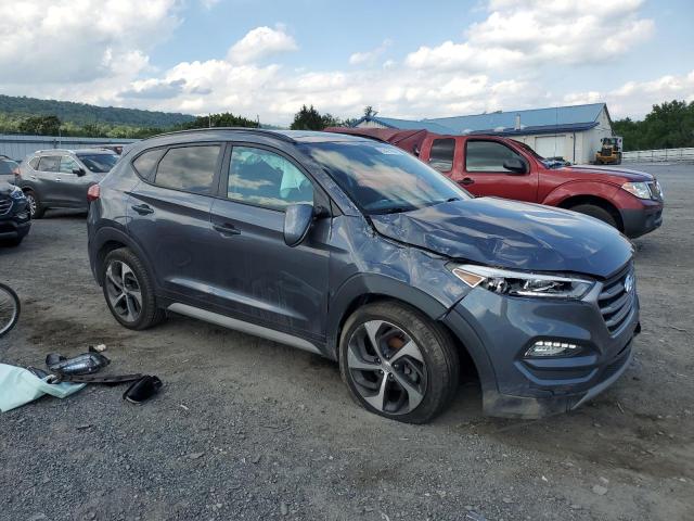 KM8J3CA21JU750655 2018 Hyundai Tucson Value