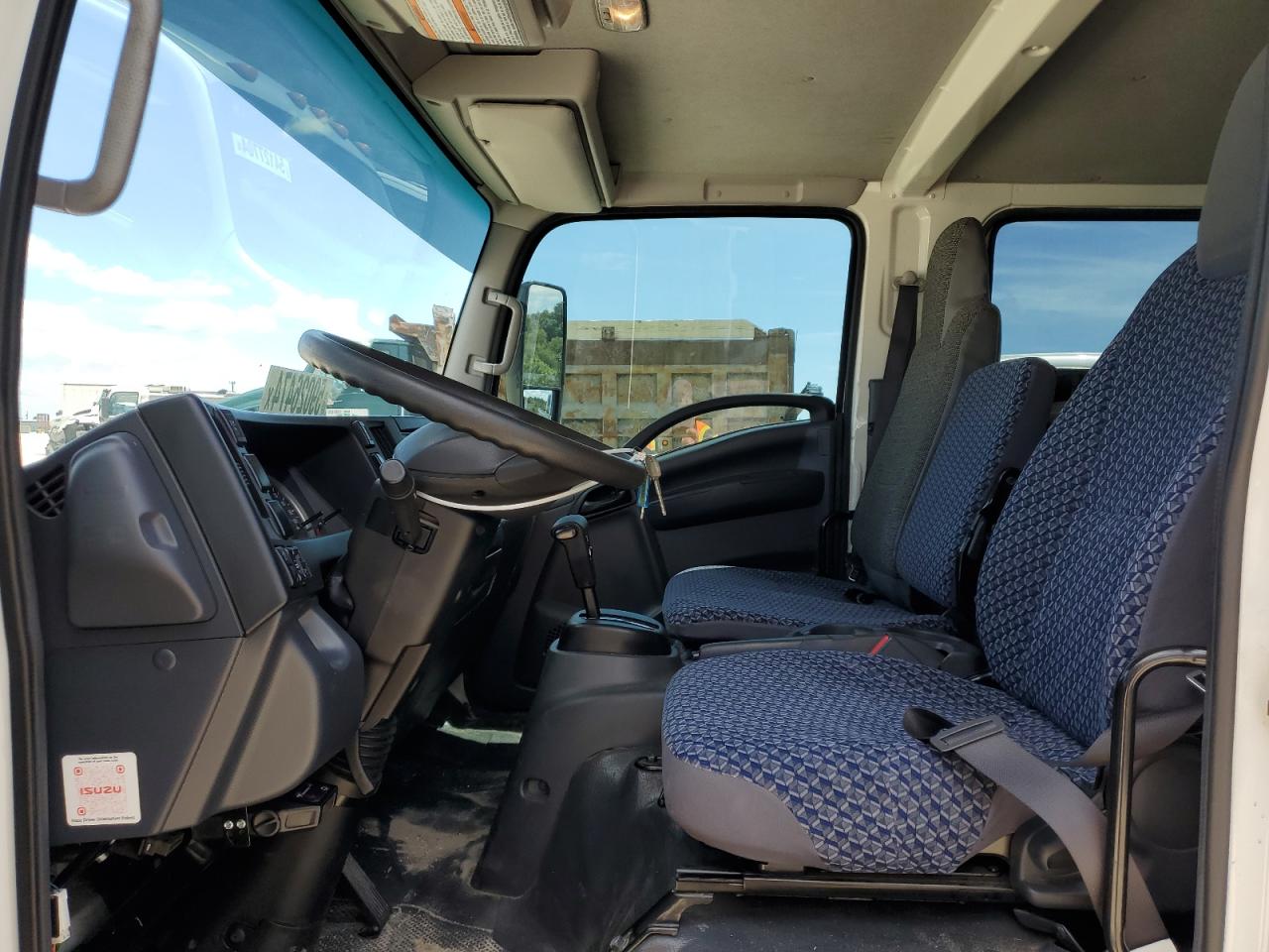 JALC4J168P7013492 2023 Isuzu Npr Hd