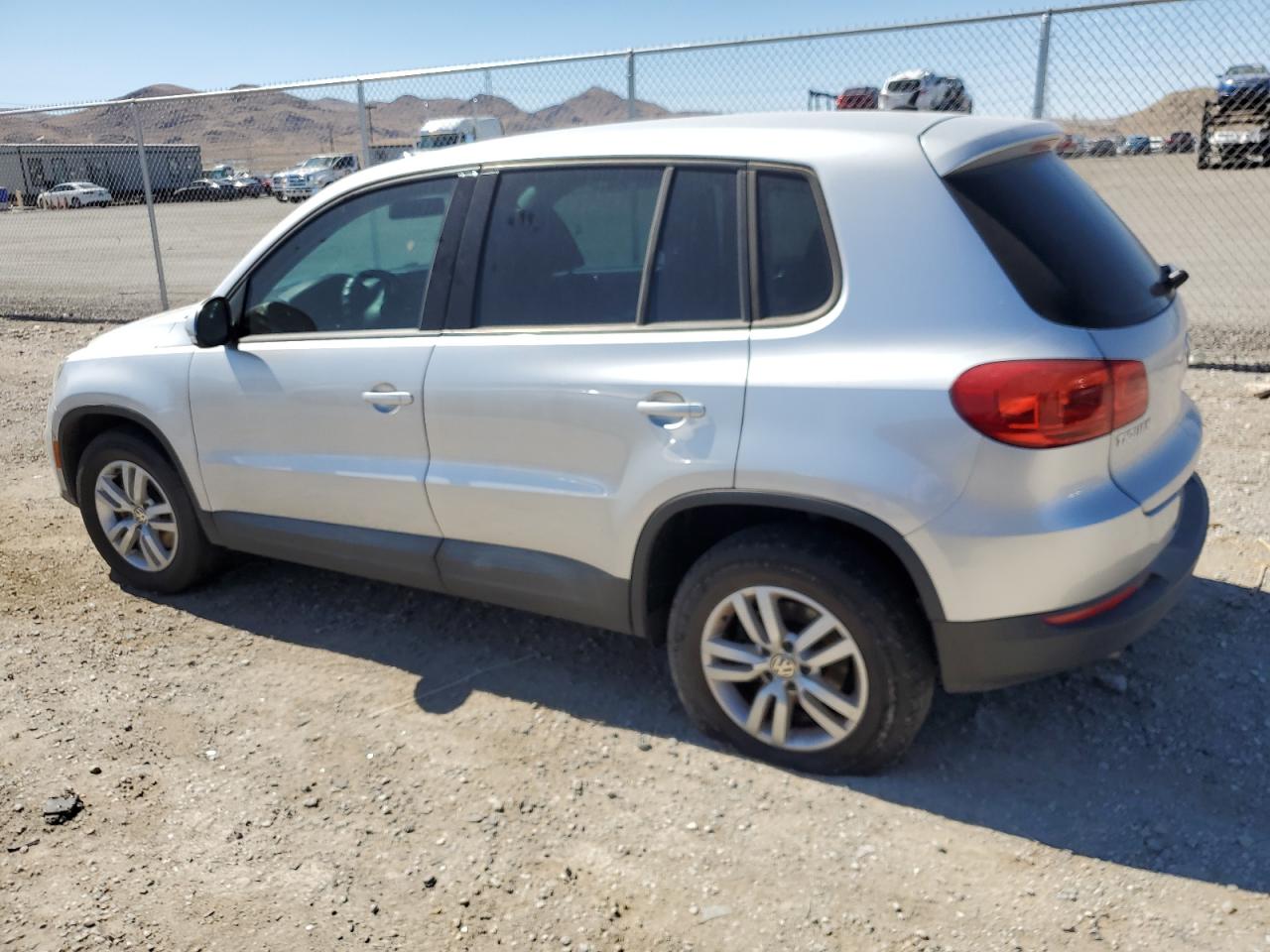 2012 Volkswagen Tiguan S vin: WVGAV7AX6CW522624