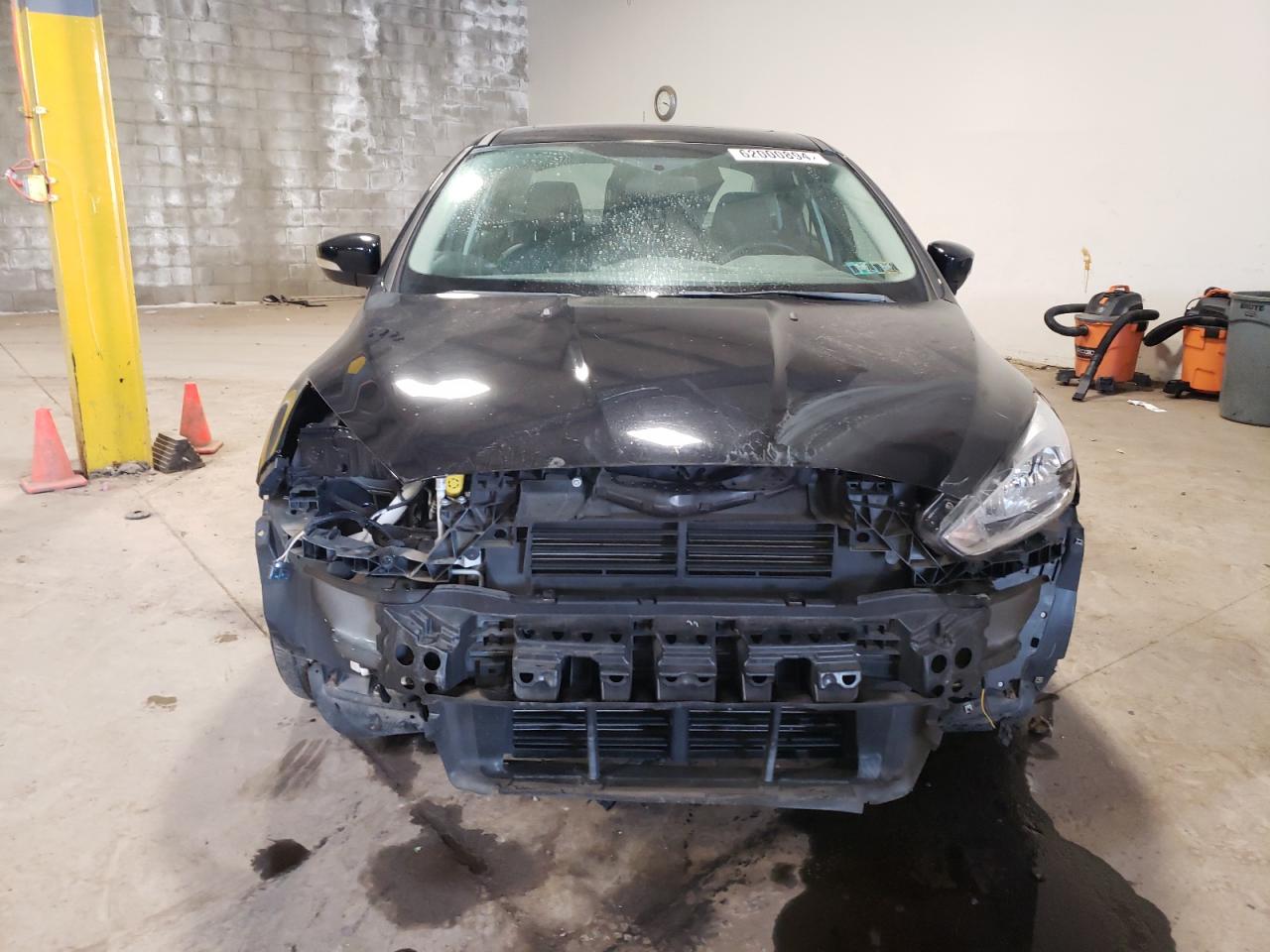 1FADP3J29JL318591 2018 Ford Focus Titanium