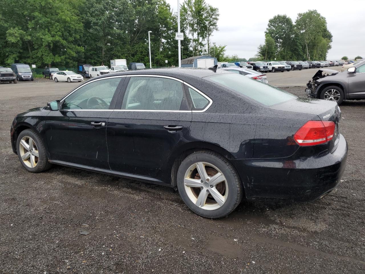 Lot #2700810716 2013 VOLKSWAGEN PASSAT SE