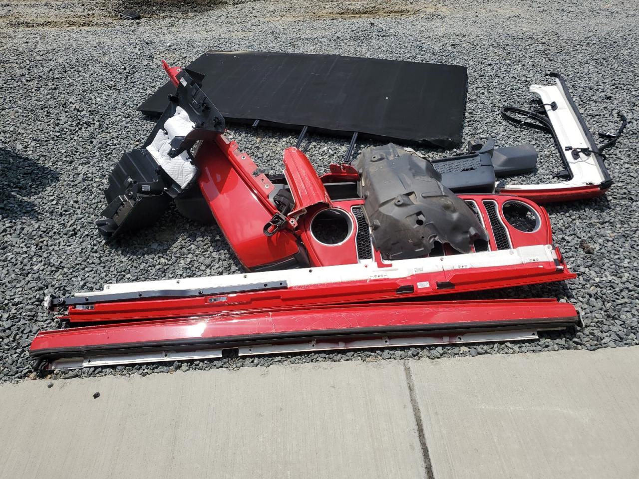 1C4HJXEG3LW268749 2020 Jeep Wrangler Unlimited Sahara