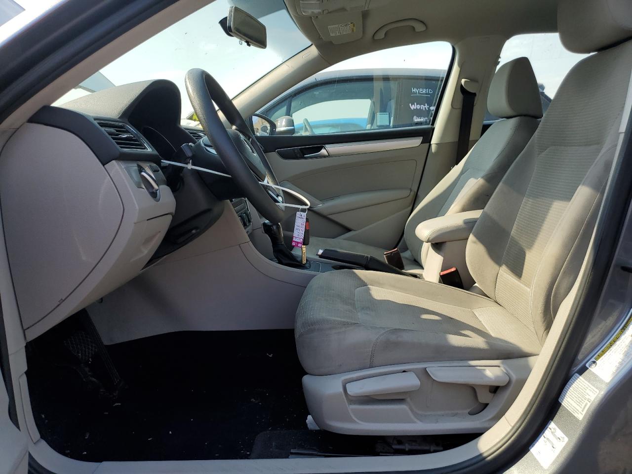 1VWAT7A33HC009425 2017 Volkswagen Passat S