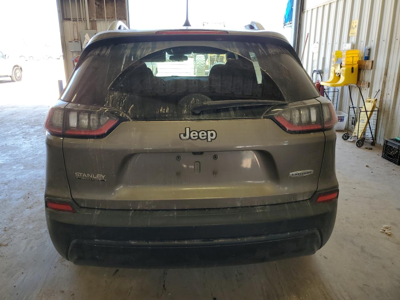 1C4PJLCB4KD221879 2019 Jeep Cherokee Latitude