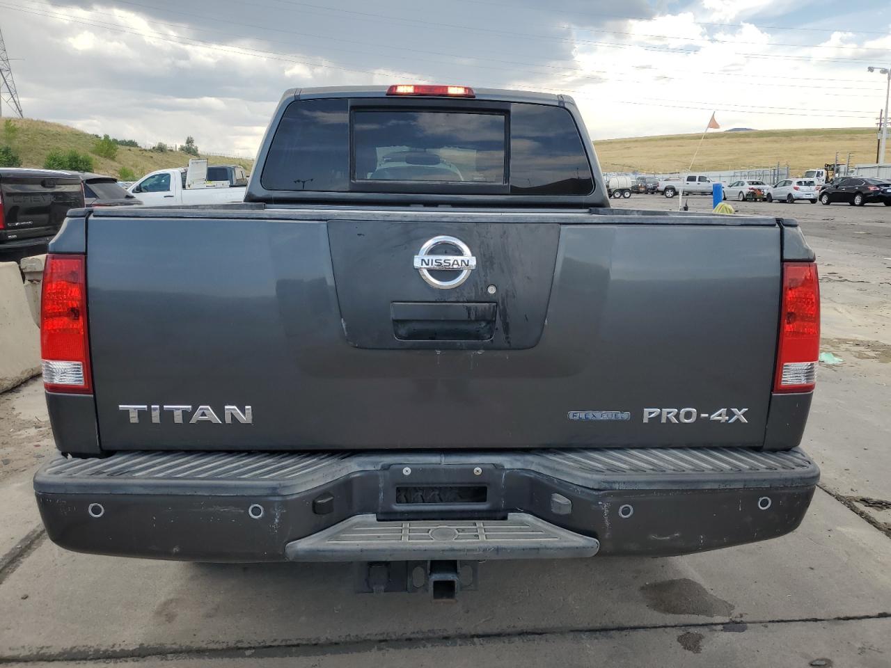 1N6BA0EC3BN322501 2011 Nissan Titan S