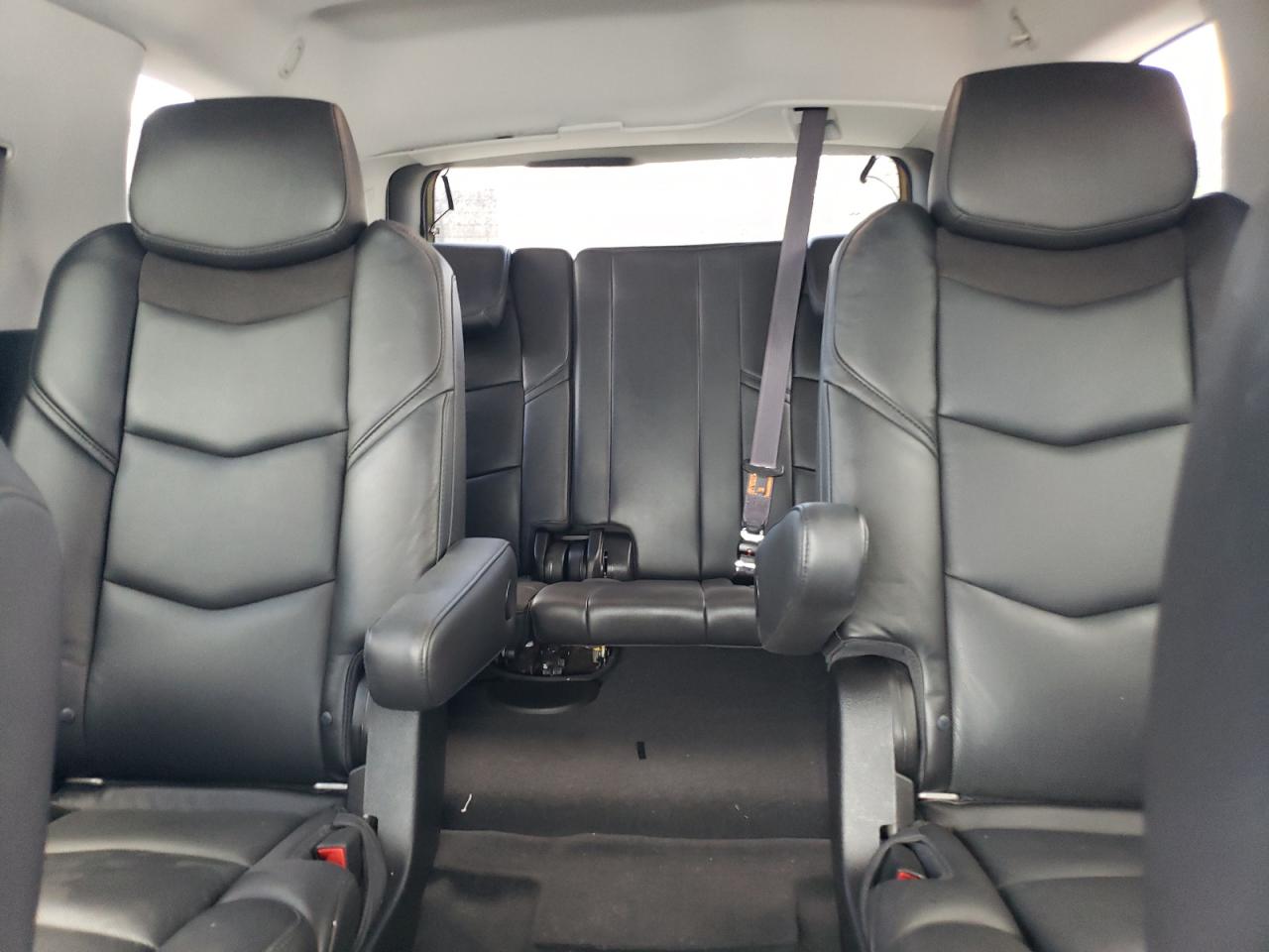 1GYS4BKJ2GR374883 2016 Cadillac Escalade Luxury