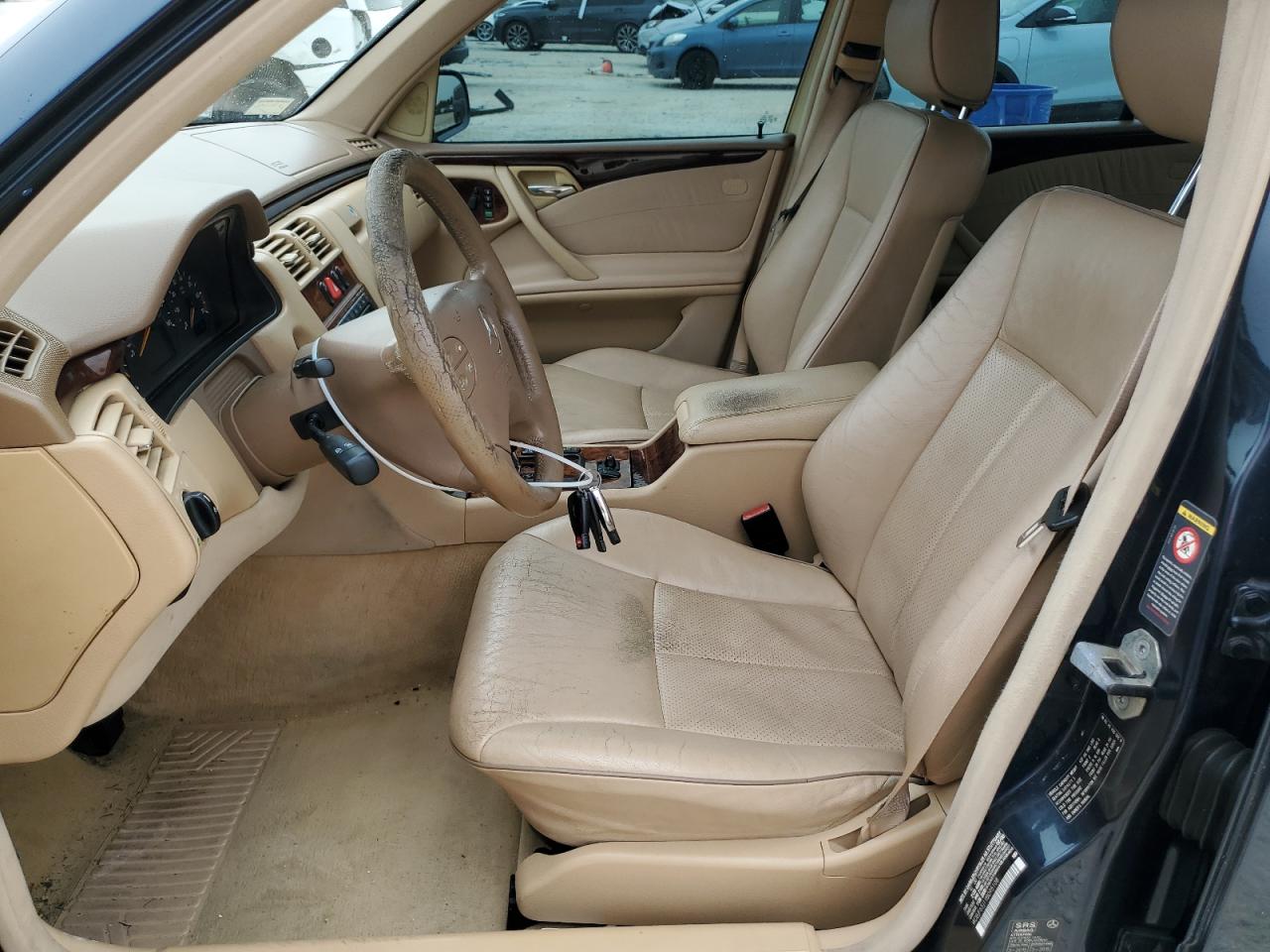 WDBJF65J1YB095108 2000 Mercedes-Benz E 320