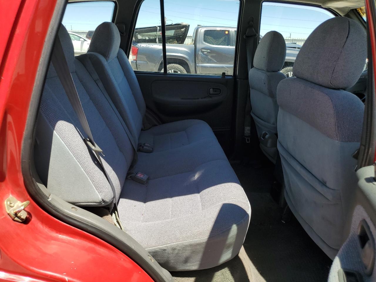 KNDJA7232Y5635334 2000 Kia Sportage