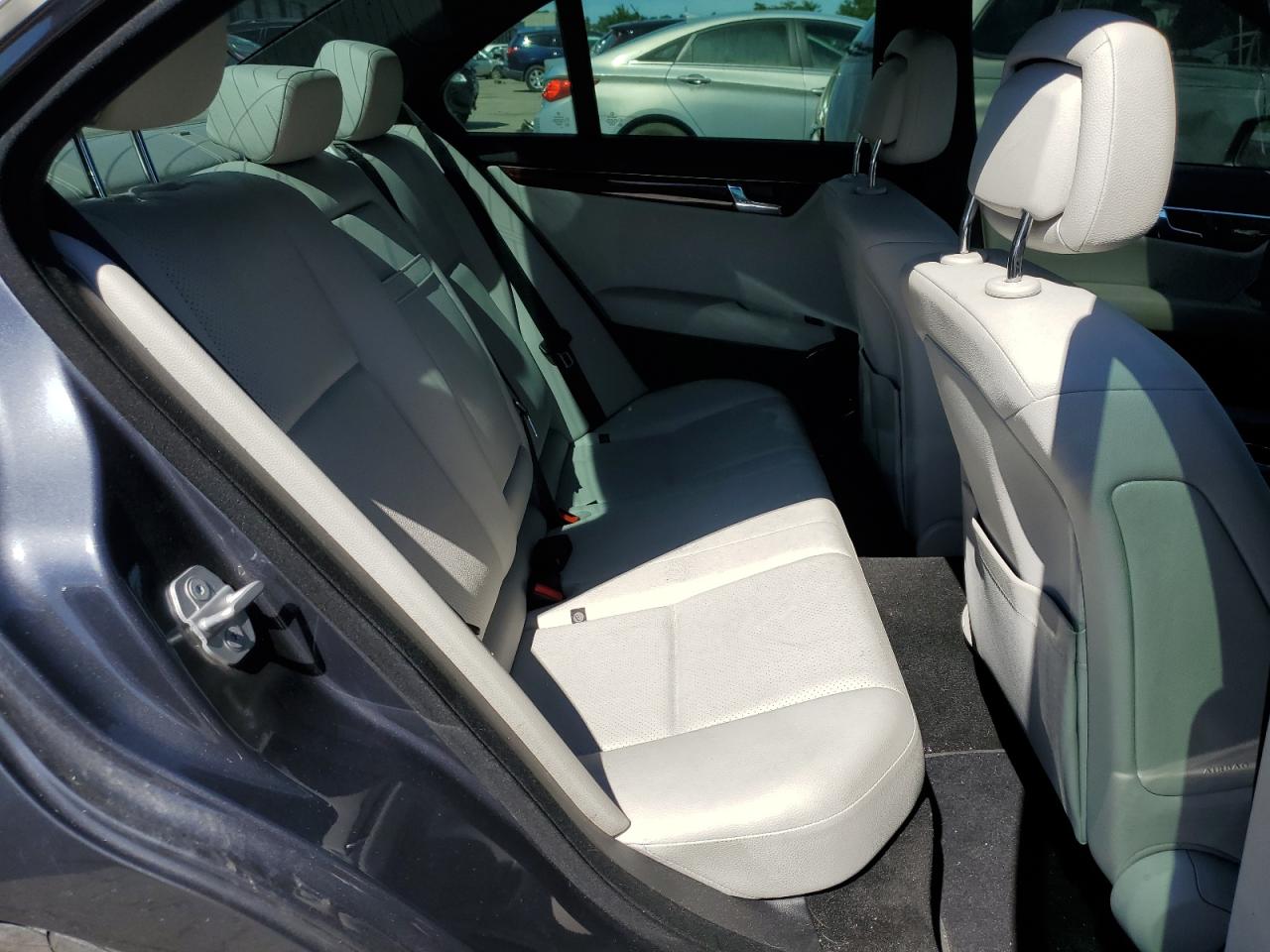 WDDGF8BB7AF361319 2010 Mercedes-Benz C 300 4Matic