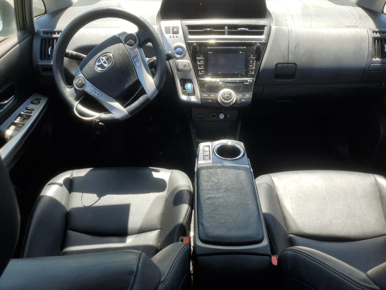 JTDZN3EU9HJ065165 2017 Toyota Prius V