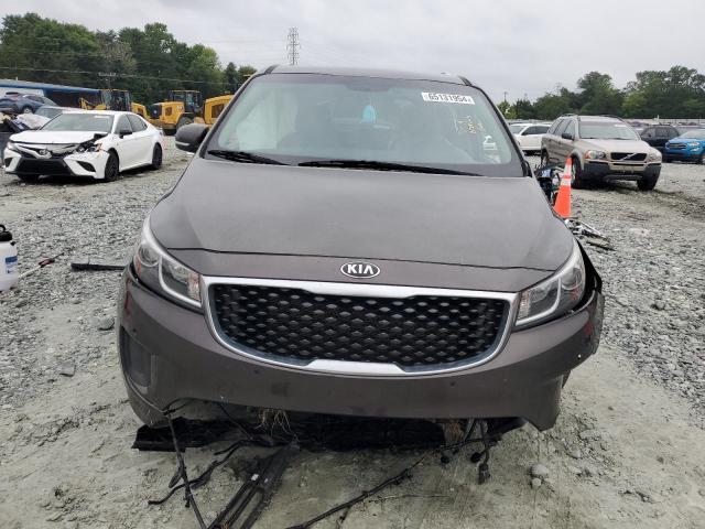 VIN KNDMB5C11H6240583 2017 KIA Sedona, LX no.5