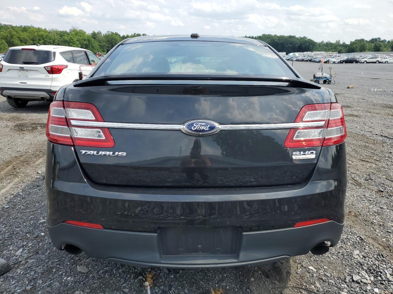 1FAHP2KT1DG135573 2013 Ford Taurus Sho