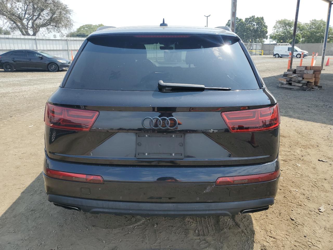 WA1LAAF77HD024217 2017 Audi Q7 Premium Plus
