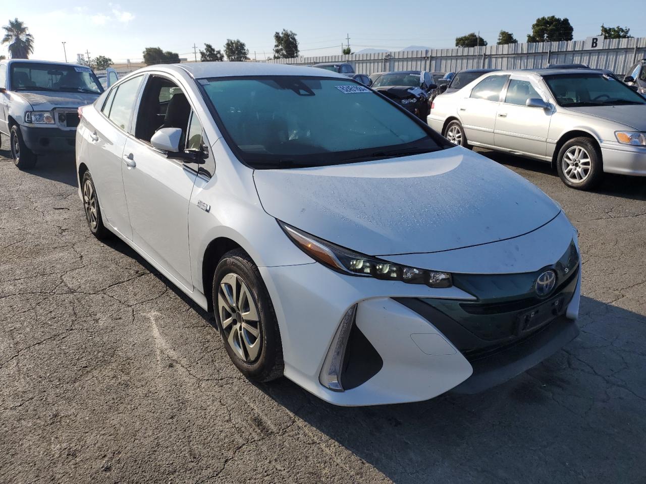 JTDKARFP4H3064986 2017 Toyota Prius Prime