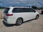 TOYOTA SIENNA LE photo