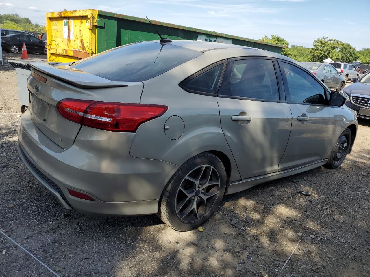 1FADP3F2XFL216121 2015 Ford Focus Se