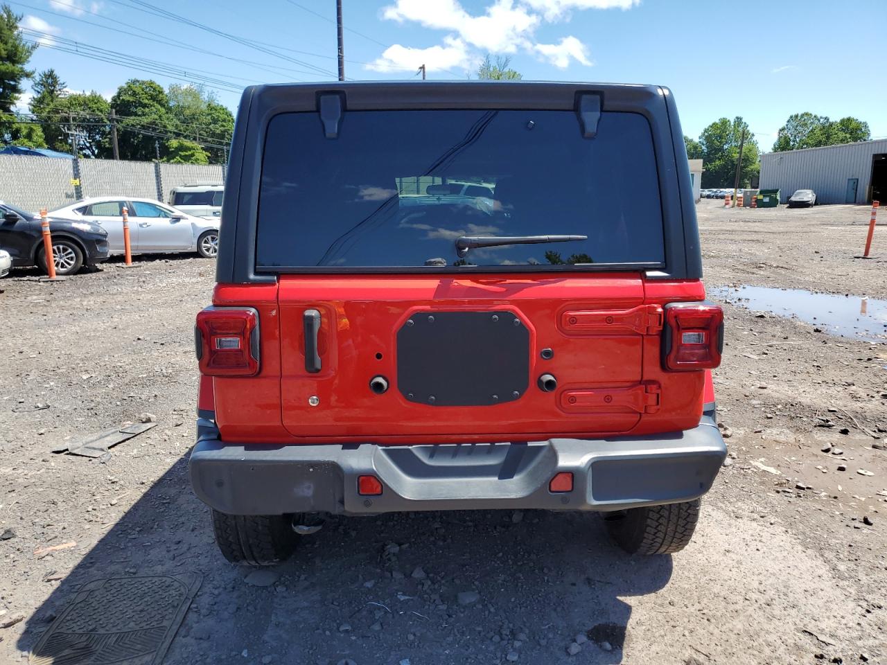 1C4HJXENXKW526181 2019 Jeep Wrangler Unlimited Sahara