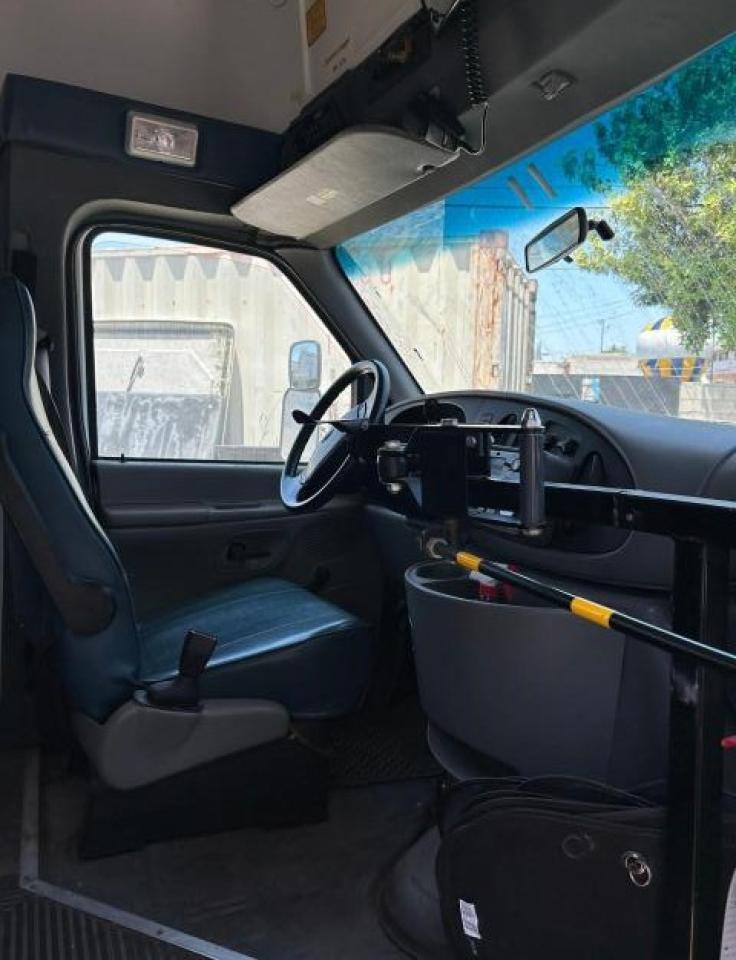 1FDLE40S0VHC08407 1997 Ford Econoline E450 Super Duty Cutaway Van Rv