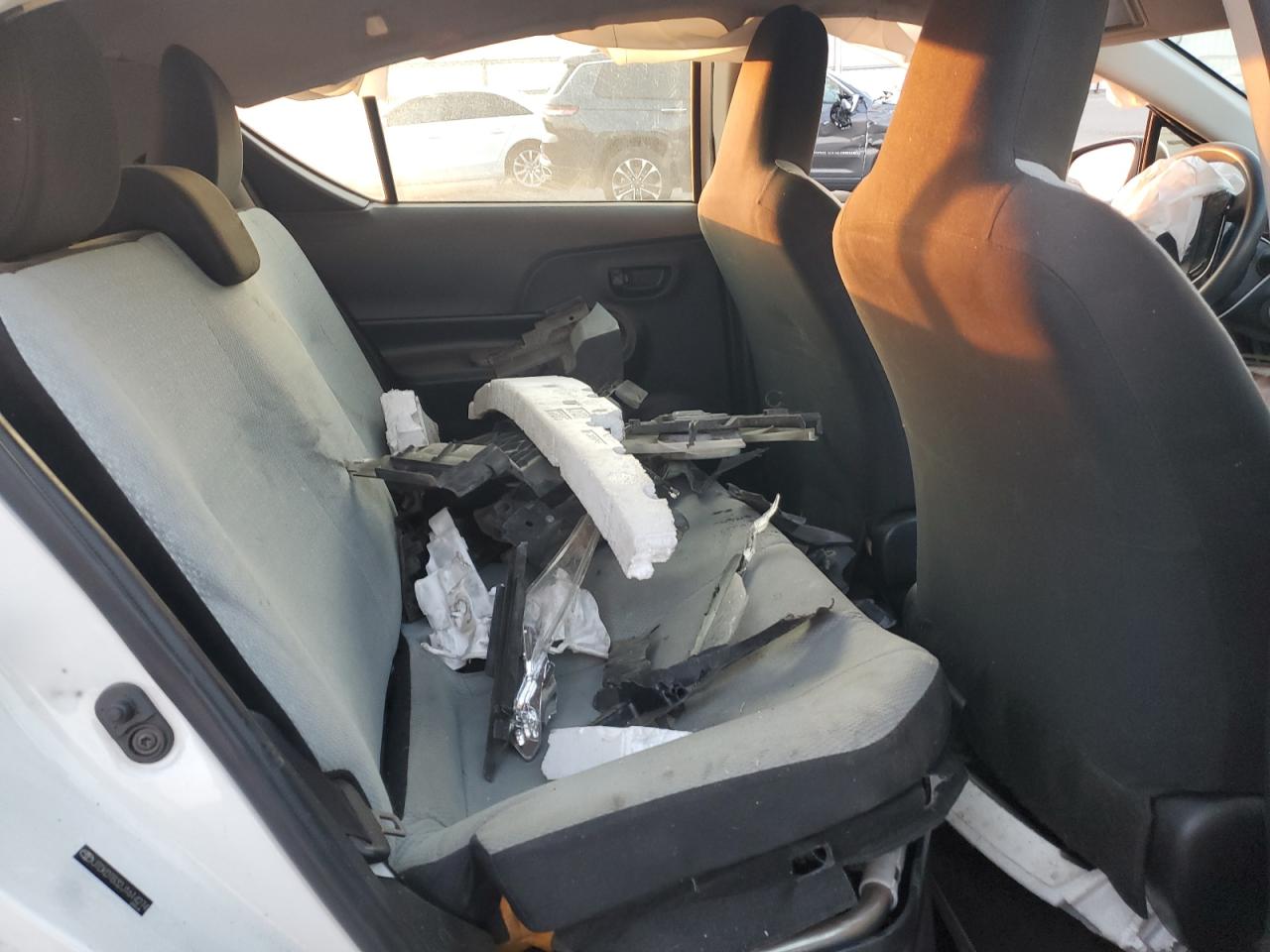 JTDKDTB32J1614274 2018 Toyota Prius C