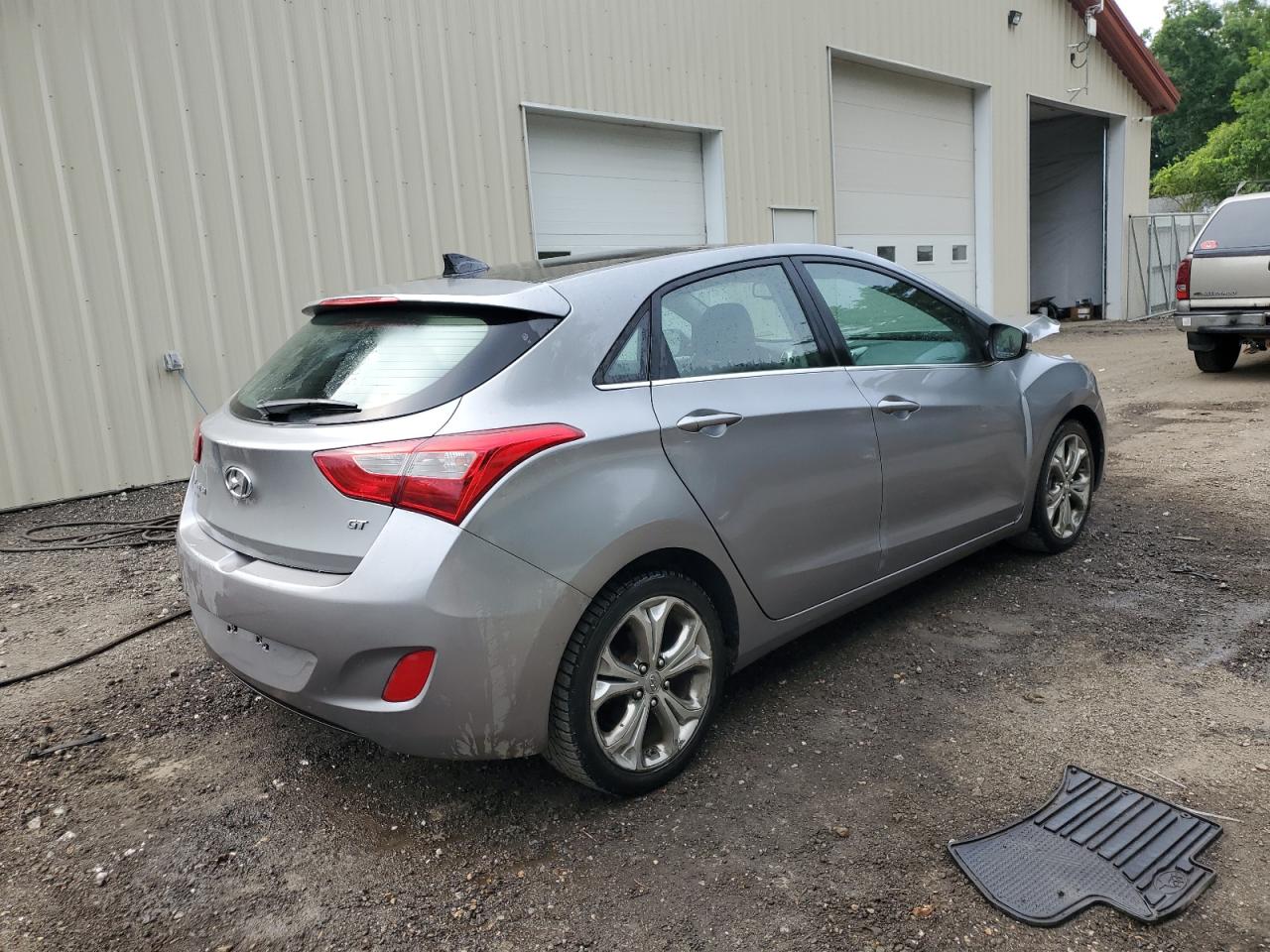 2013 Hyundai Elantra Gt vin: KMHD35LE8DU090134