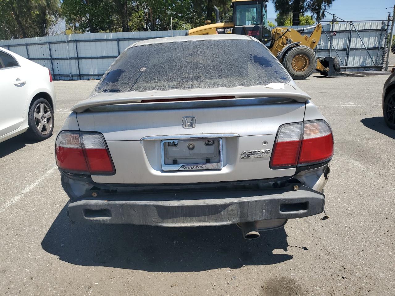 1HGCD5689TA100996 1996 Honda Accord Dx 25Th Anniversary