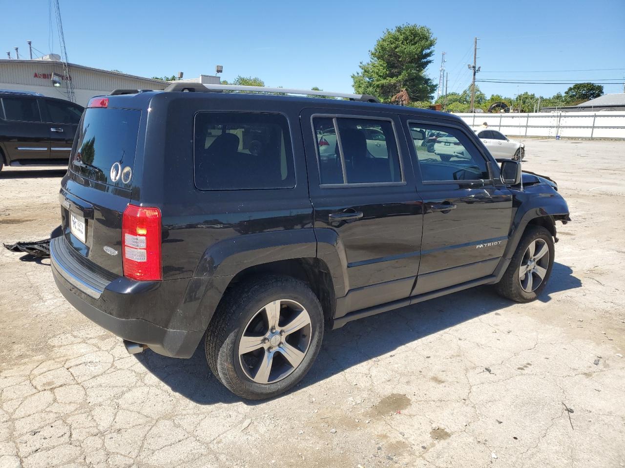 2016 Jeep Patriot Latitude vin: 1C4NJPFA9GD570125